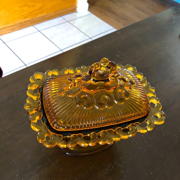 Vintage Amber Indiana Glass Candy Dish with Lid - Picture 5 of 12